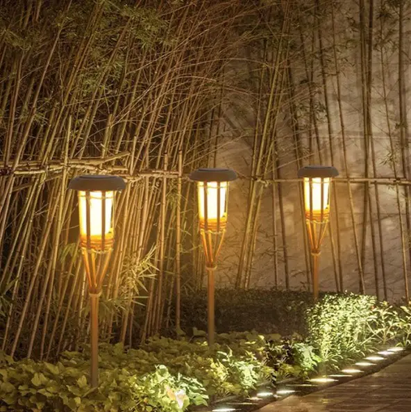 3 lampu solar bambu